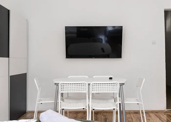 Affordable 2br Apt- Connected To The Whole Daire