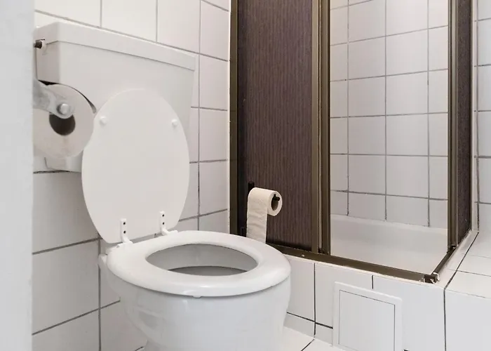 Affordable 2br Apt- Connected To The Whole *